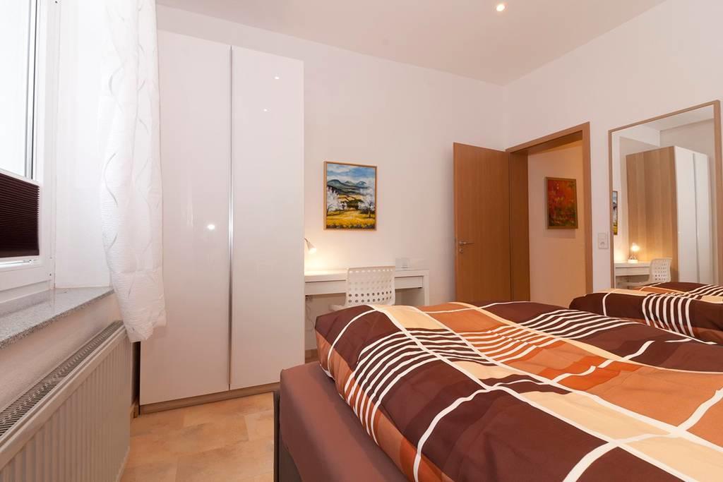 Private Apartment *